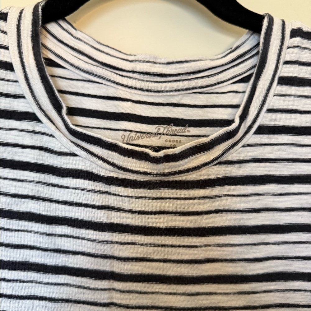 Universal Thread Sleeveless Black and White Crewneck Dress with Side Slits in XL - Picture 3 of 6